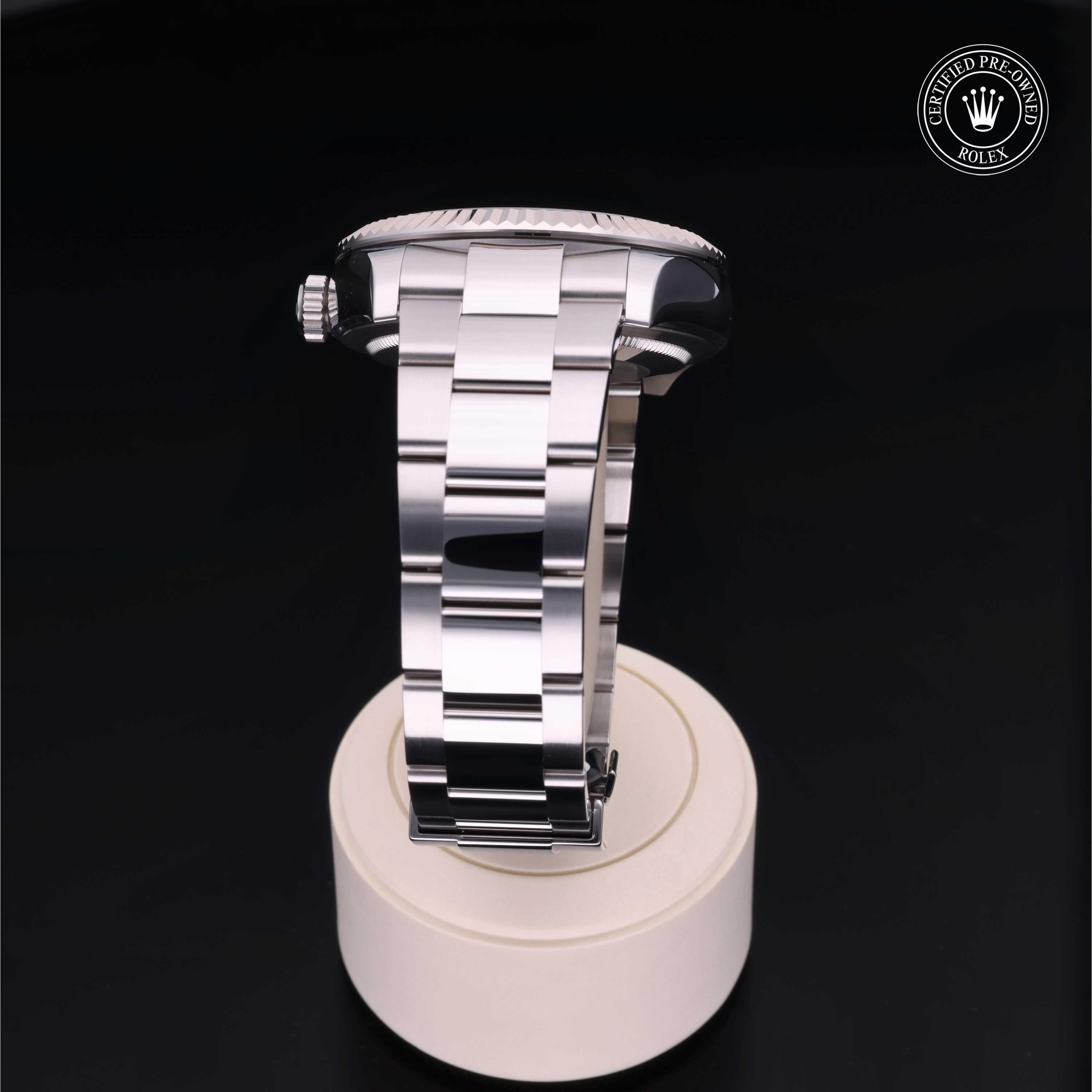Rolex Sky-Dweller 42 - 360° view