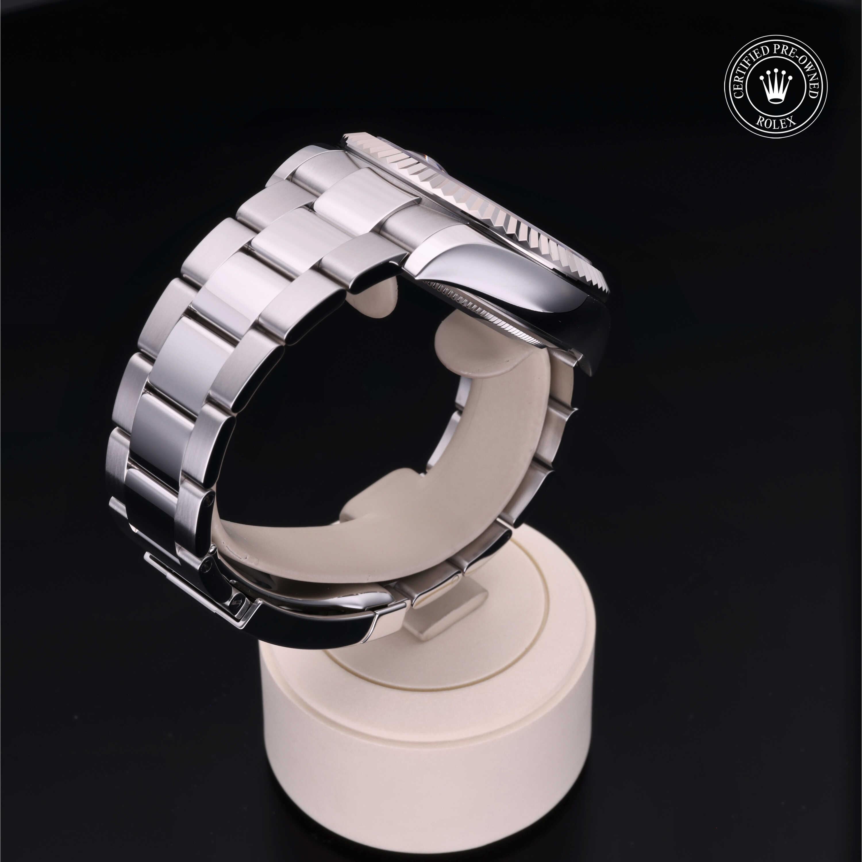 Rolex Sky-Dweller 42 - 360° view
