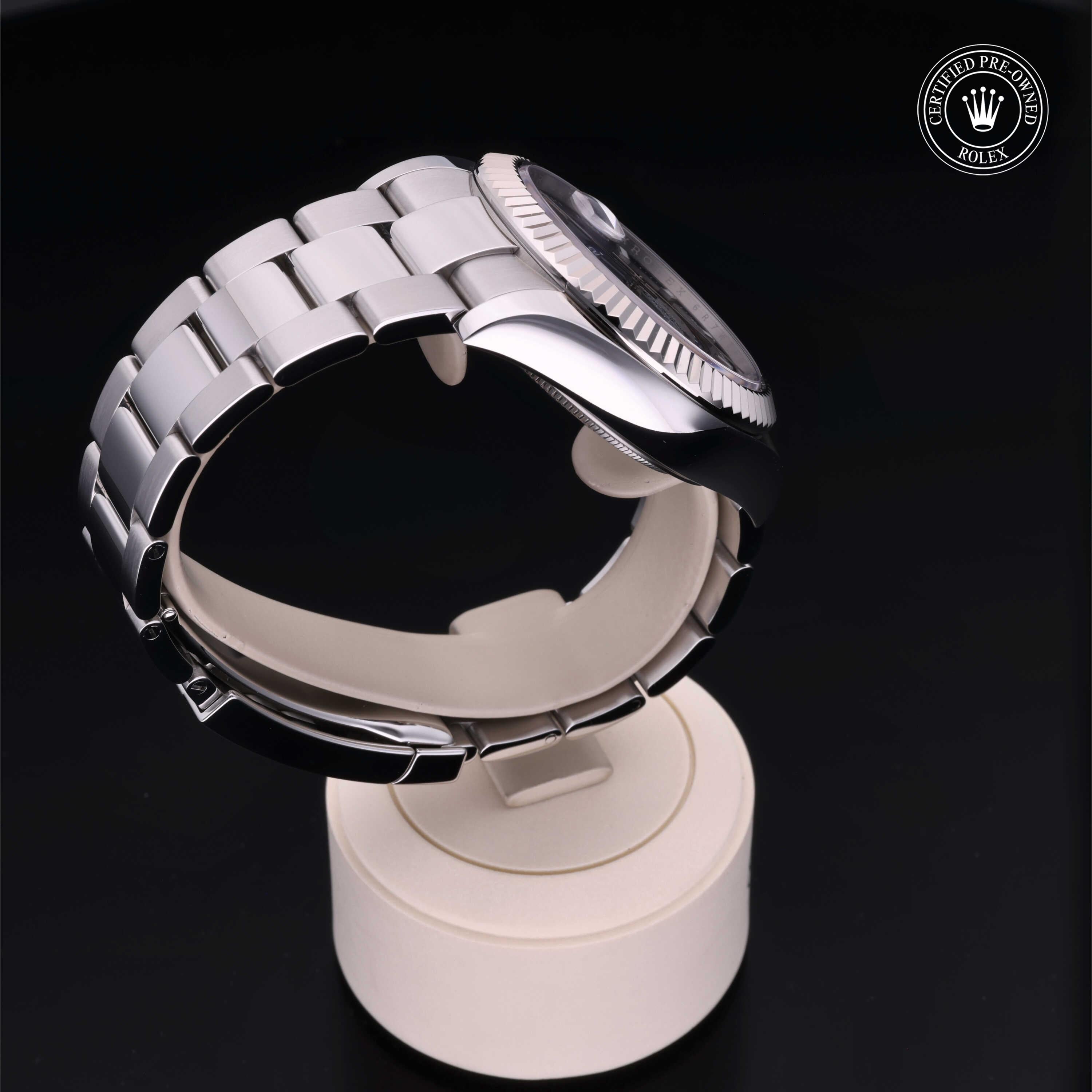 Rolex Sky-Dweller 42 - 360° view