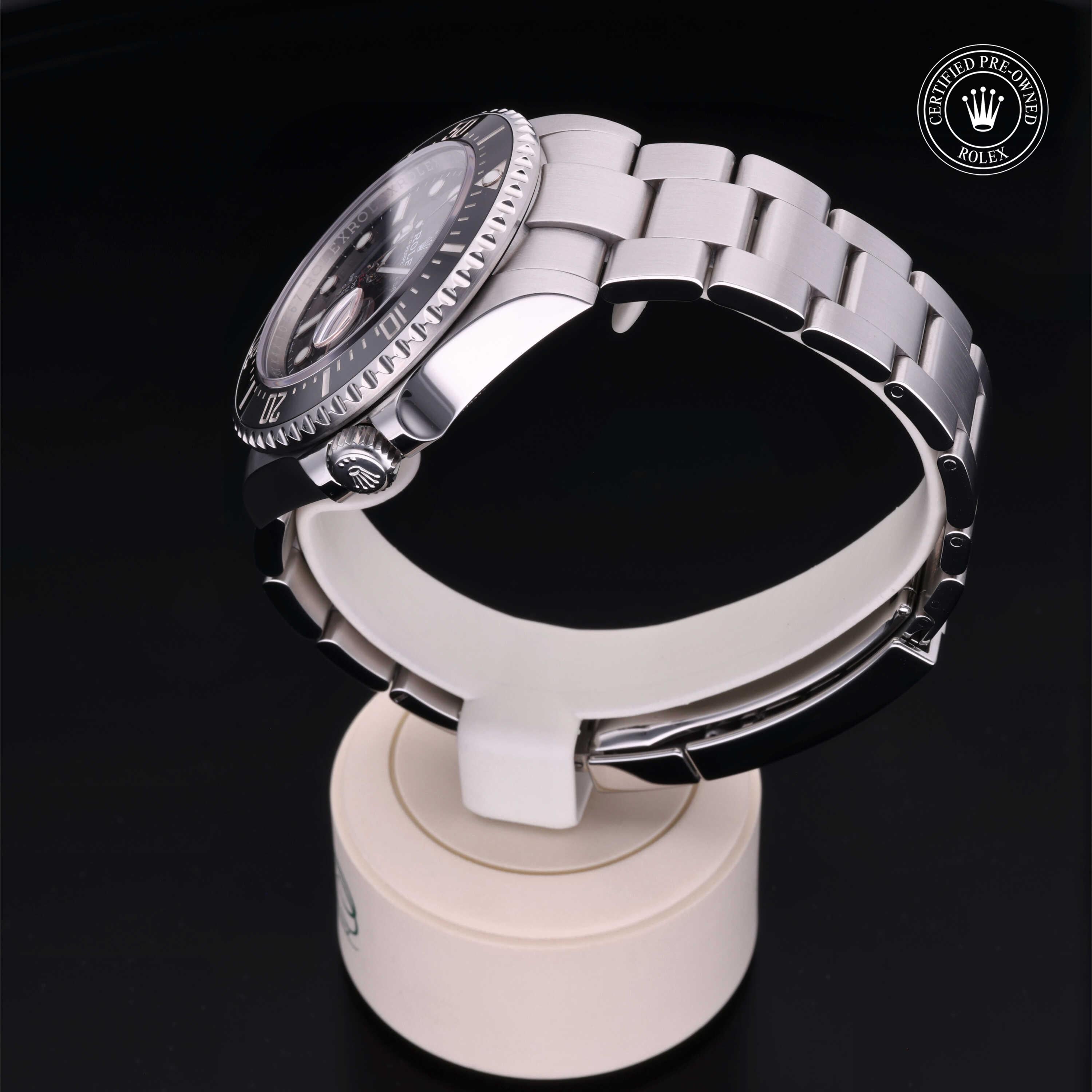 Rolex Sea-Dweller 43 - 360° view