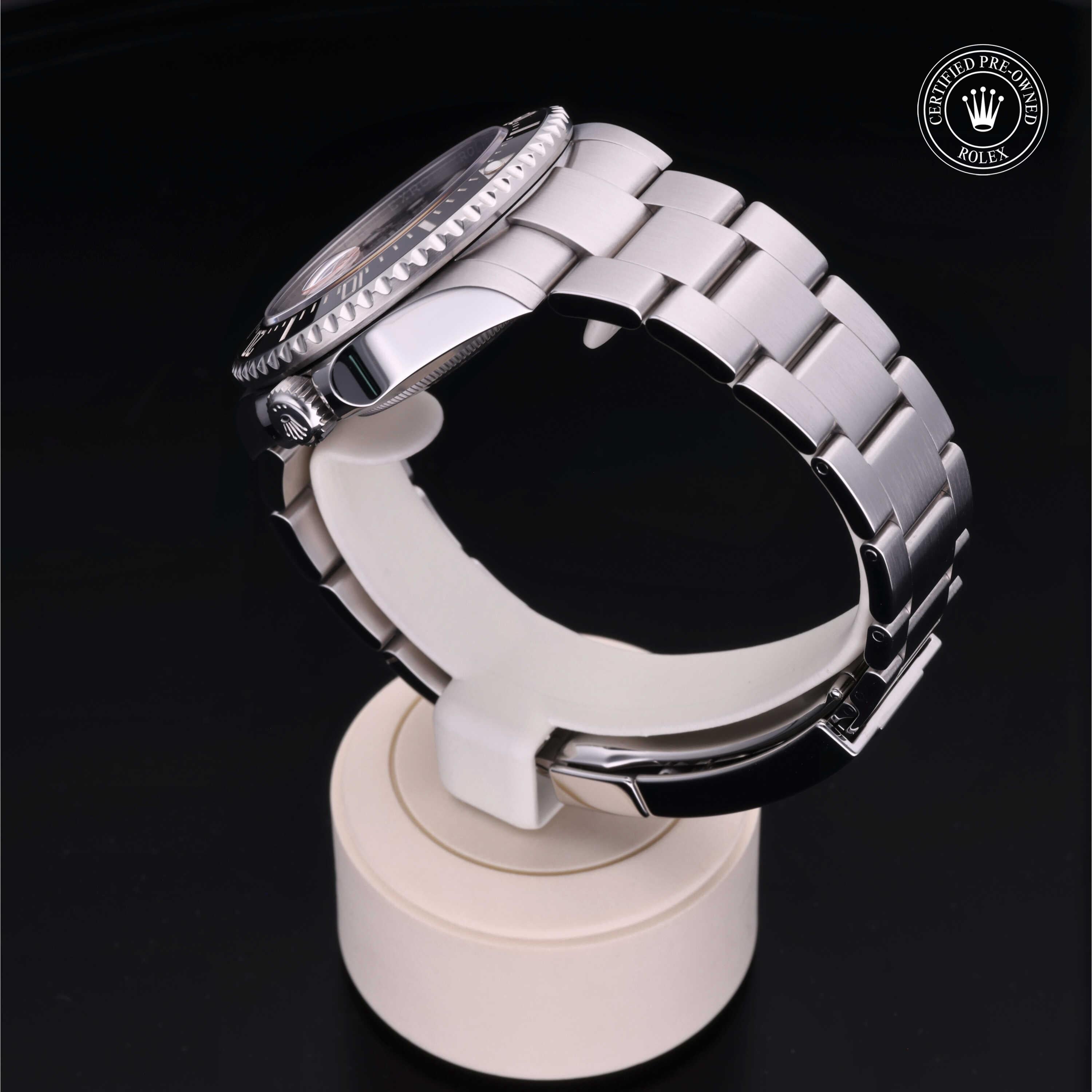 Rolex Sea-Dweller 43 - 360° view