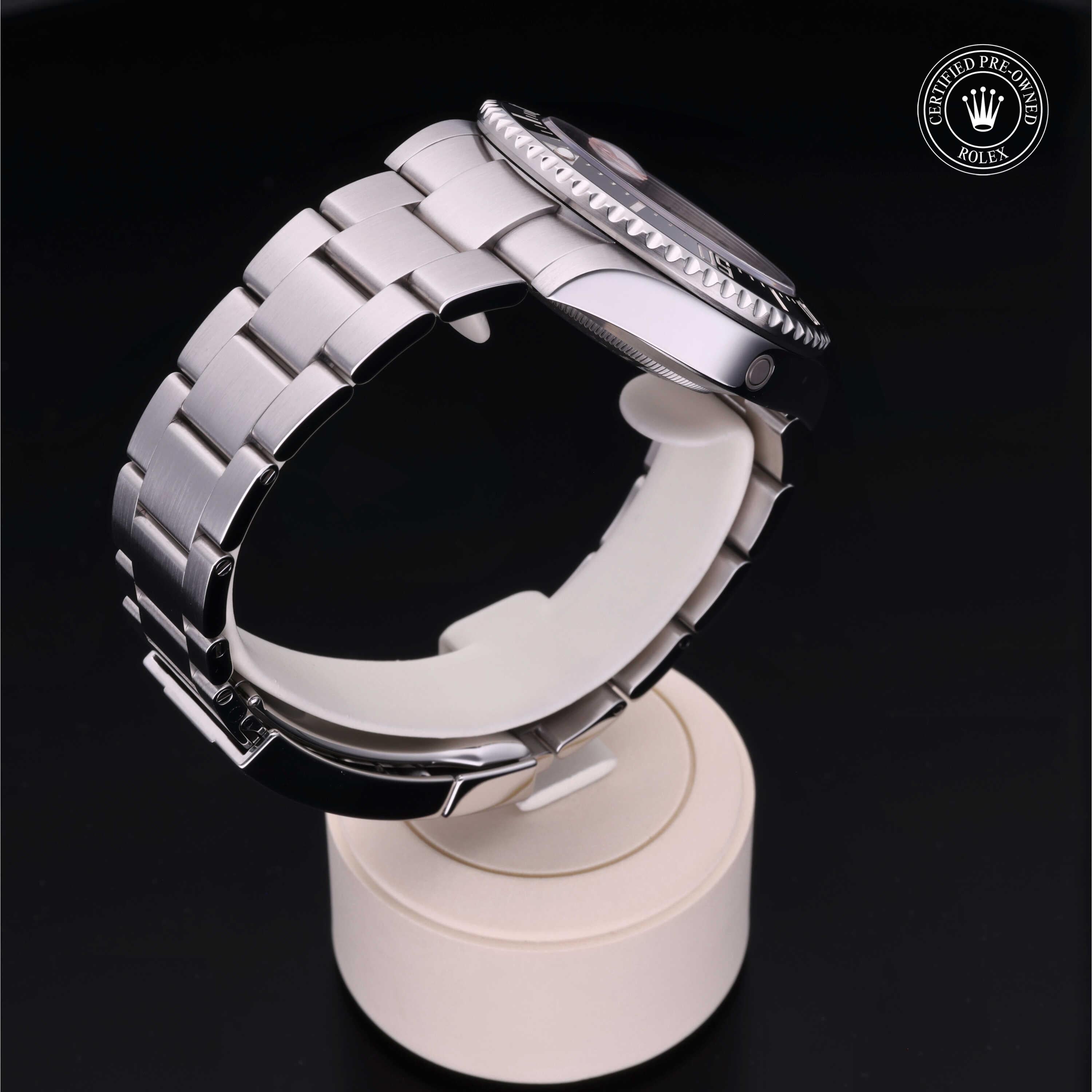 Rolex Sea-Dweller 43 - 360° view