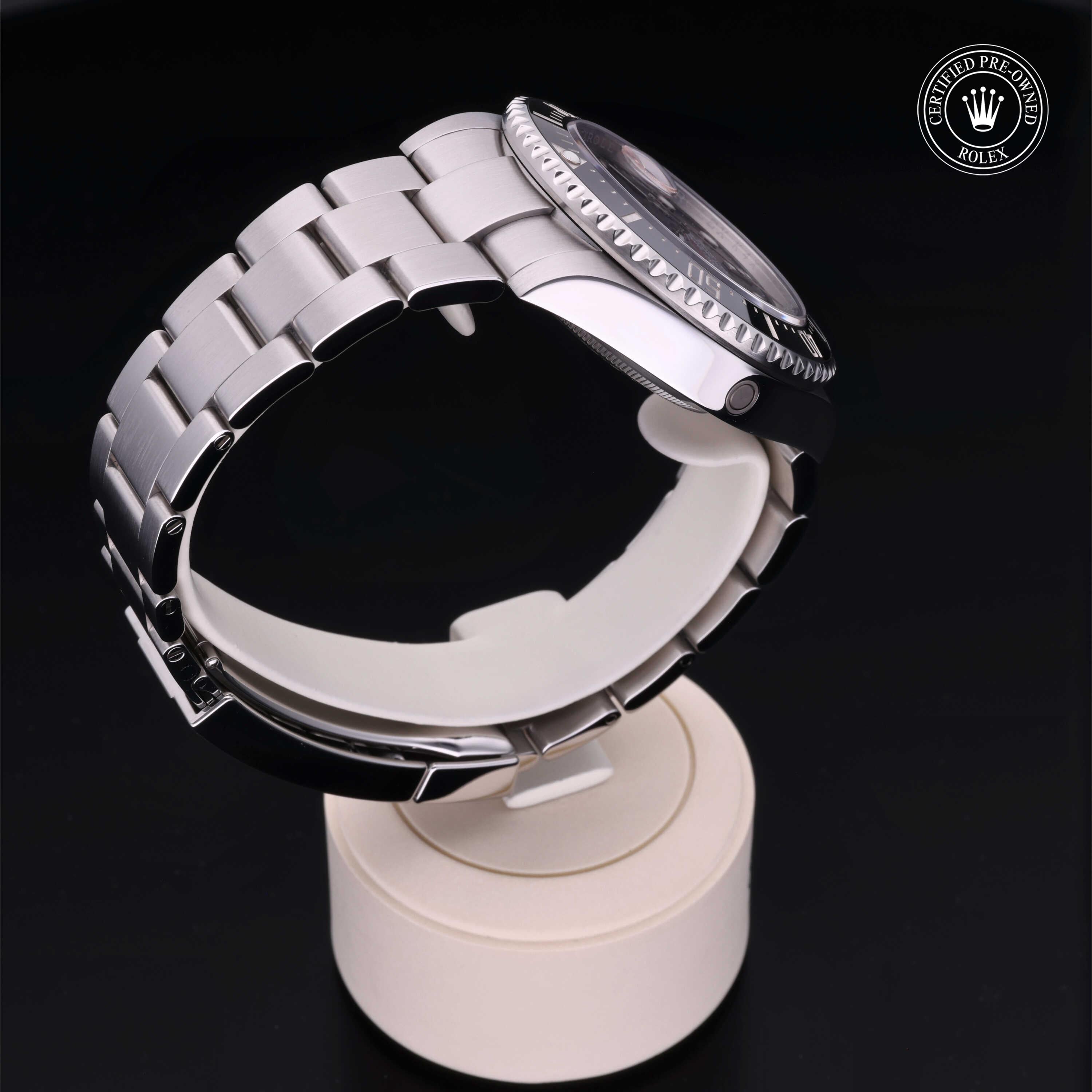 Rolex Sea-Dweller 43 - 360° view
