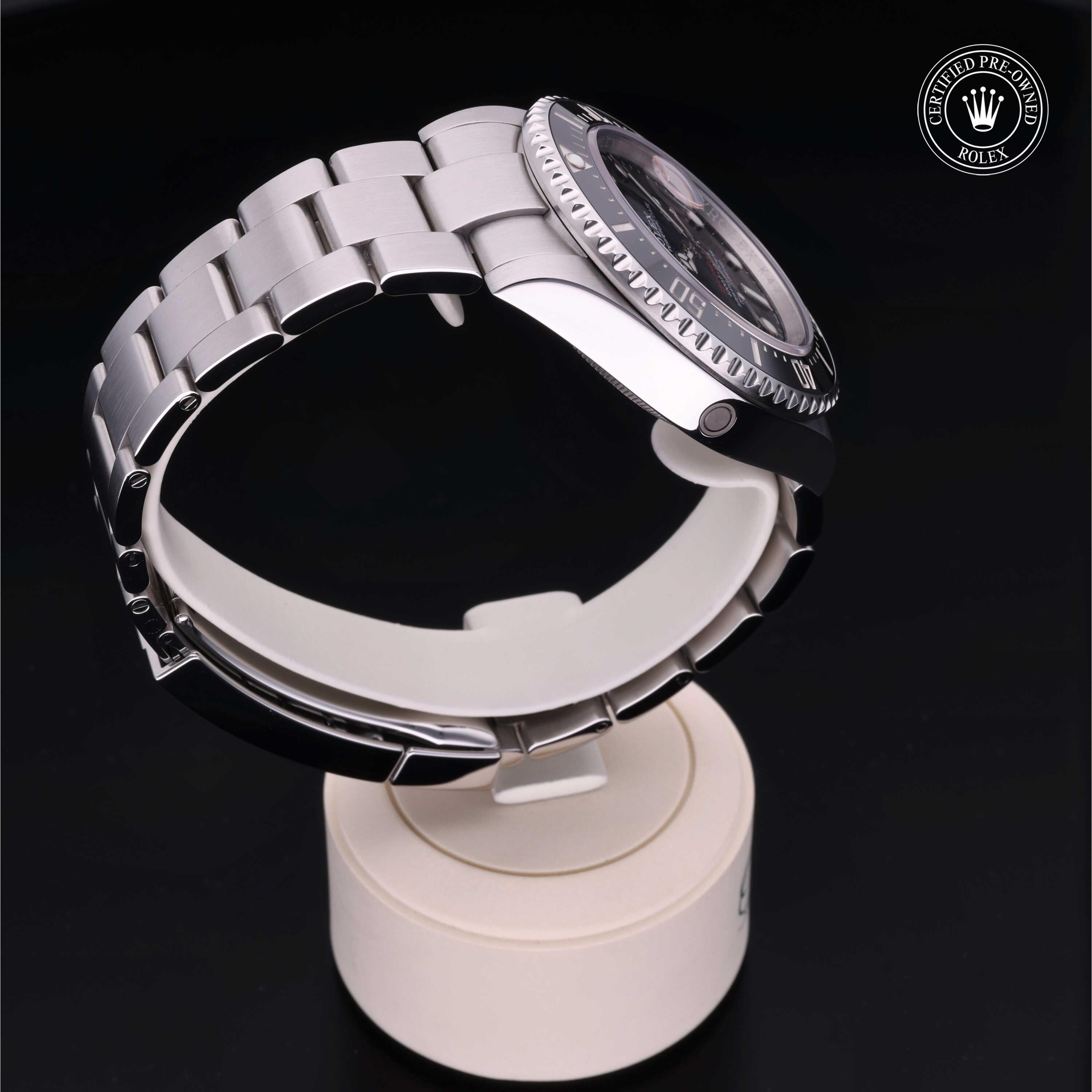 Rolex Sea-Dweller 43 - 360° view