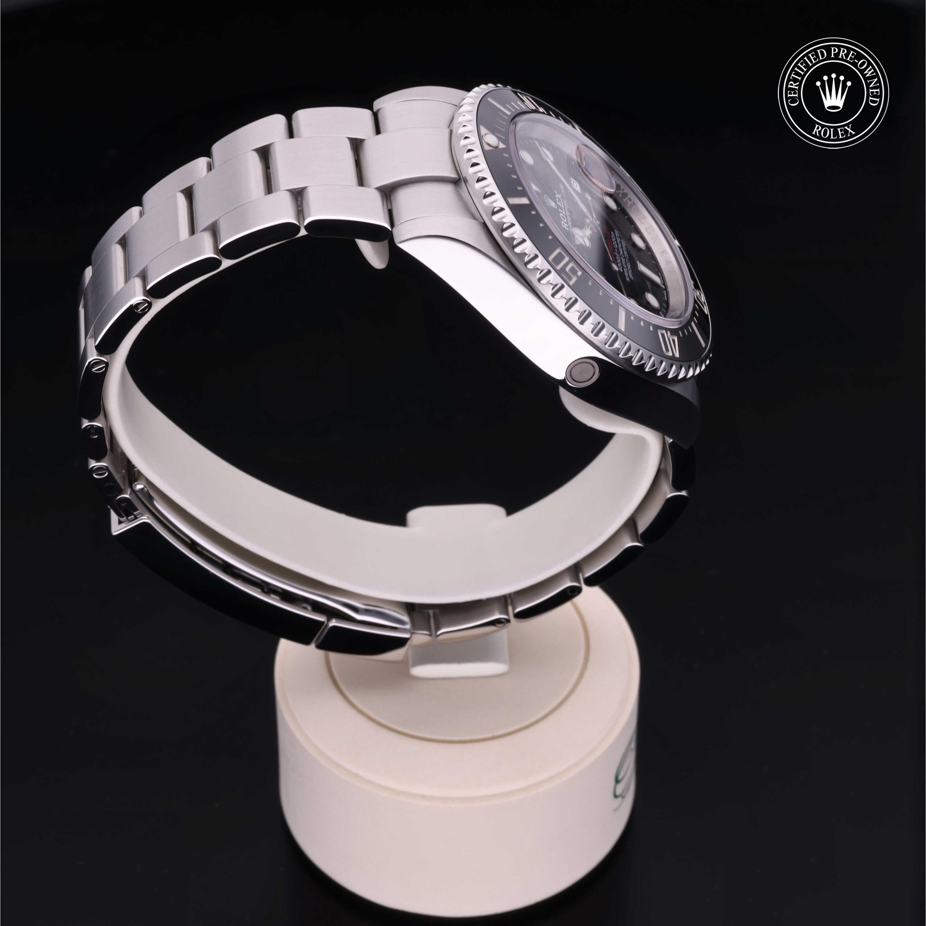 Rolex Sea-Dweller 43 - 360° view