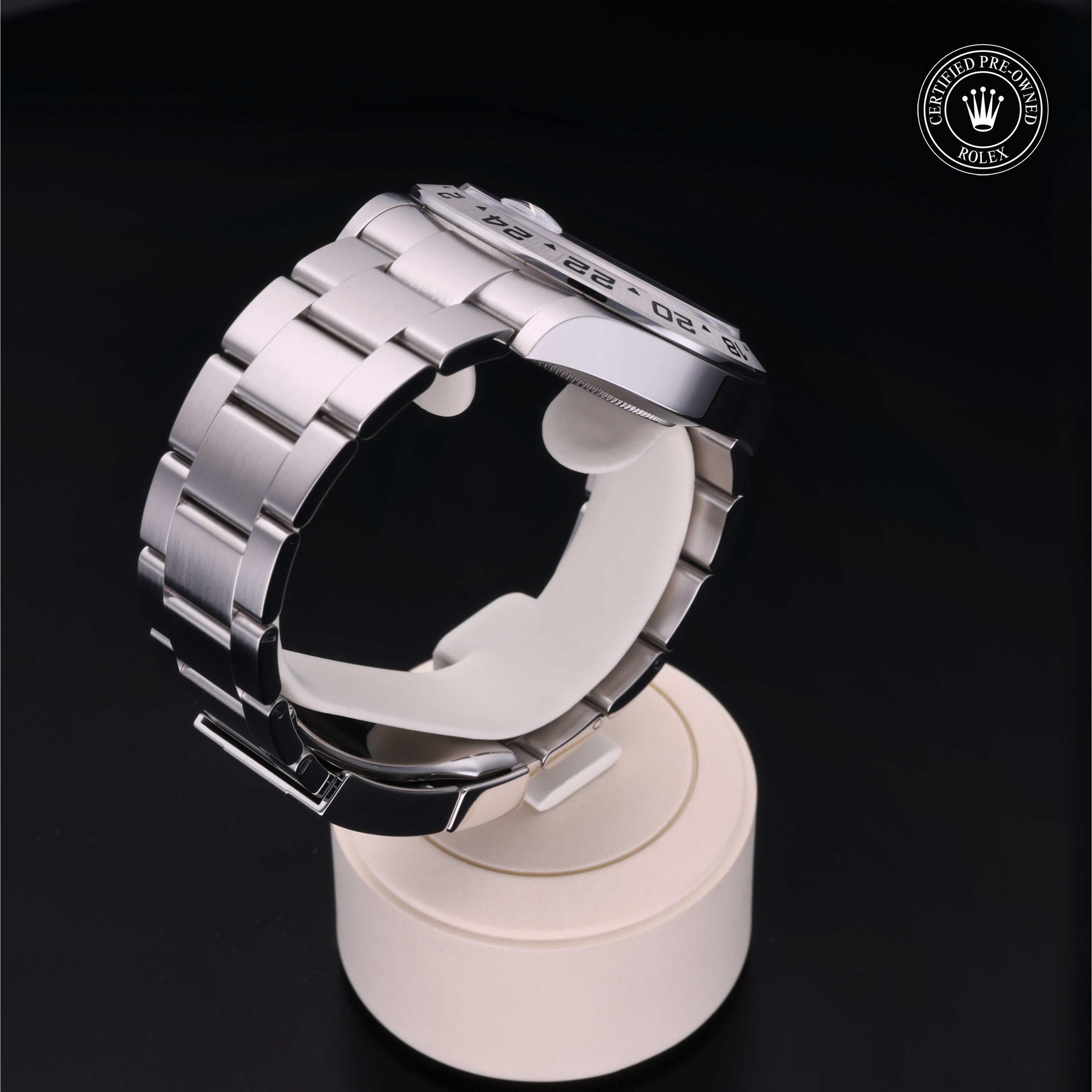 Rolex Explorer II 42 - 360° view
