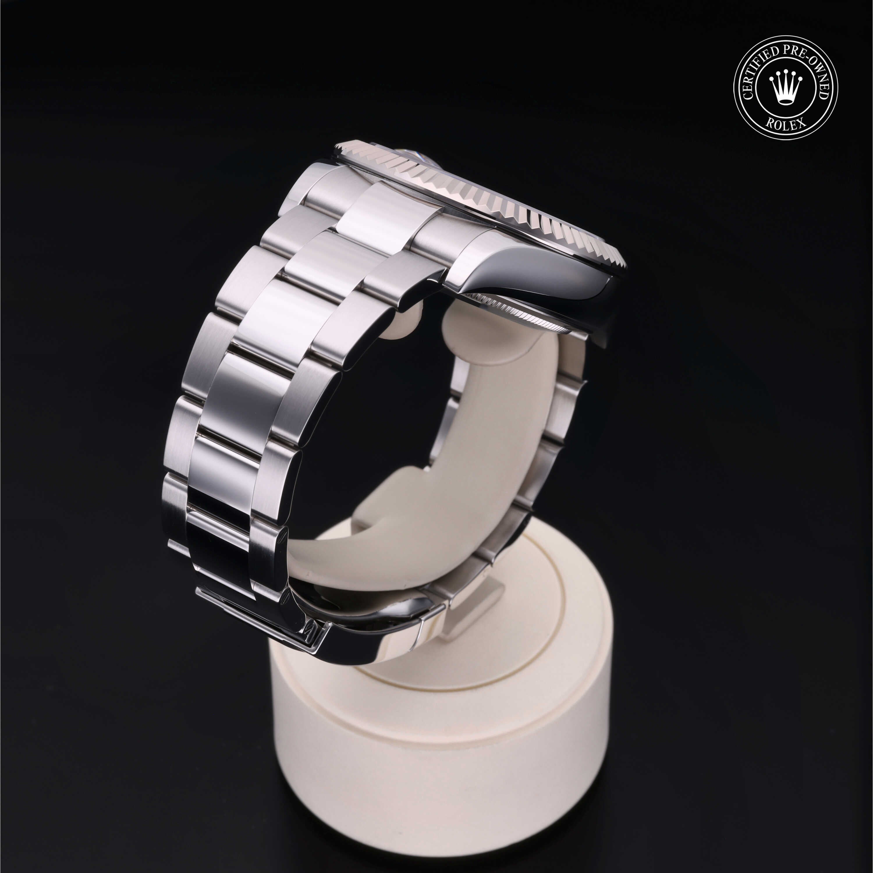 Rolex Sky-Dweller 42 - 360° view