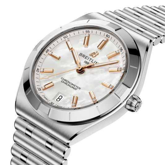 At its core is the Breitling 10 automatic movement, delivering dependable precision and a power reserve of around 42 hours. This ensures consistent performance while maintaining the brand’s reputation for reliable Swiss engineering.