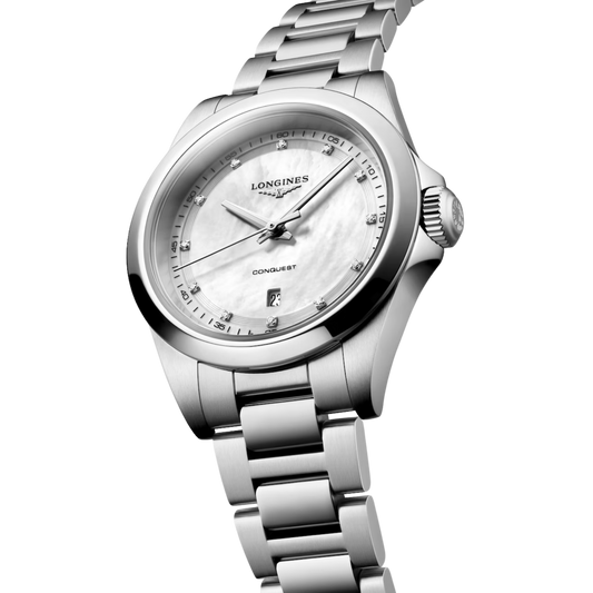 Powered by an automatic movement with a silicon balance spring, it delivers dependable precision and a power reserve of up to 45 hours. This ensures consistent performance and smooth timekeeping in line with Longines’ Swiss watchmaking standards.
