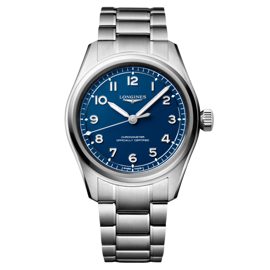 Aviation heritage meets contemporary Swiss watchmaking in the Longines Spirit Pilot. Crafted from stainless steel, its refined 39mm case reinterprets classic pilot-watch design with balanced proportions.