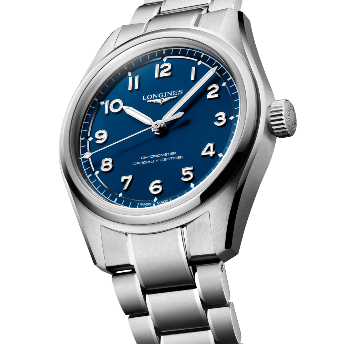 Power comes from the Longines Calibre L888.4, a self-winding mechanical movement featuring a monocrystalline silicon balance spring, COSC chronometer certification and up to 72 hours of power reserve. 
