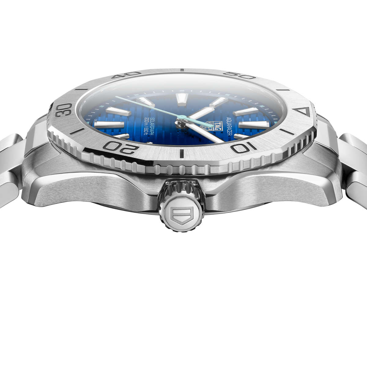 full view of the Aquaracer highlighting the angular case profile, brushed steel bezel and integrated bracelet design