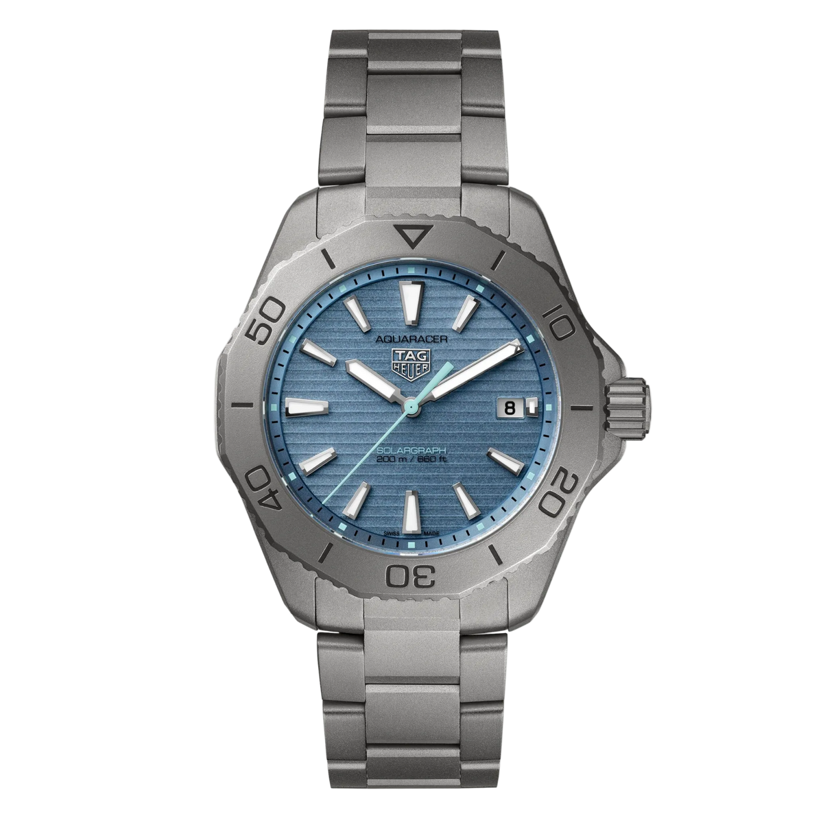 TAG Heuer Aquaracer Solargraph blue dial watch featuring a horizontally brushed light blue dial, luminous baton hour markers, date window at 3 o’clock, and a robust sandblasted-style steel case with matching bracelet