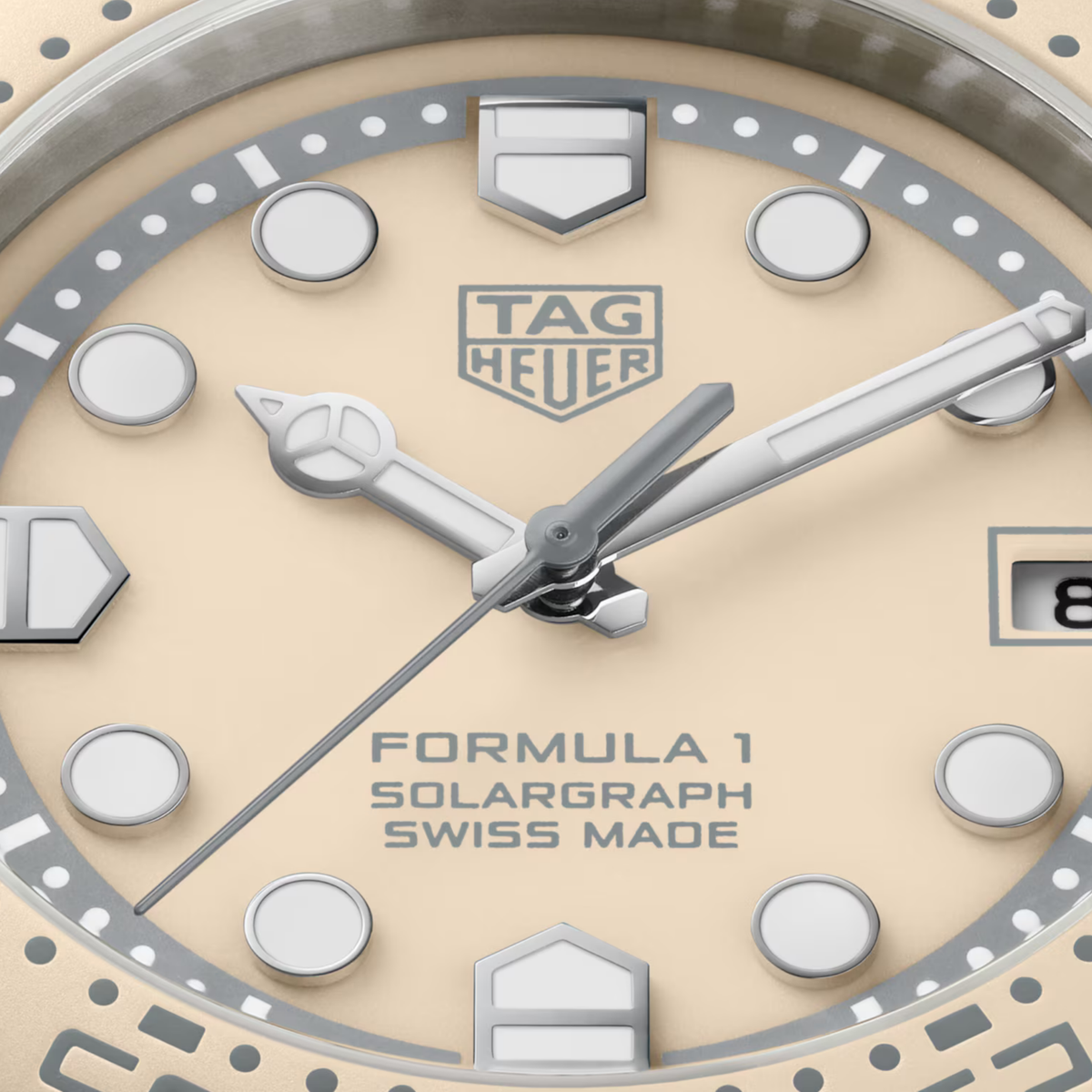 Created as a limited edition, its compact 38mm case is crafted from sand-blasted TH-Polylight, providing impressive durability and exceptional comfort for everyday wear.
