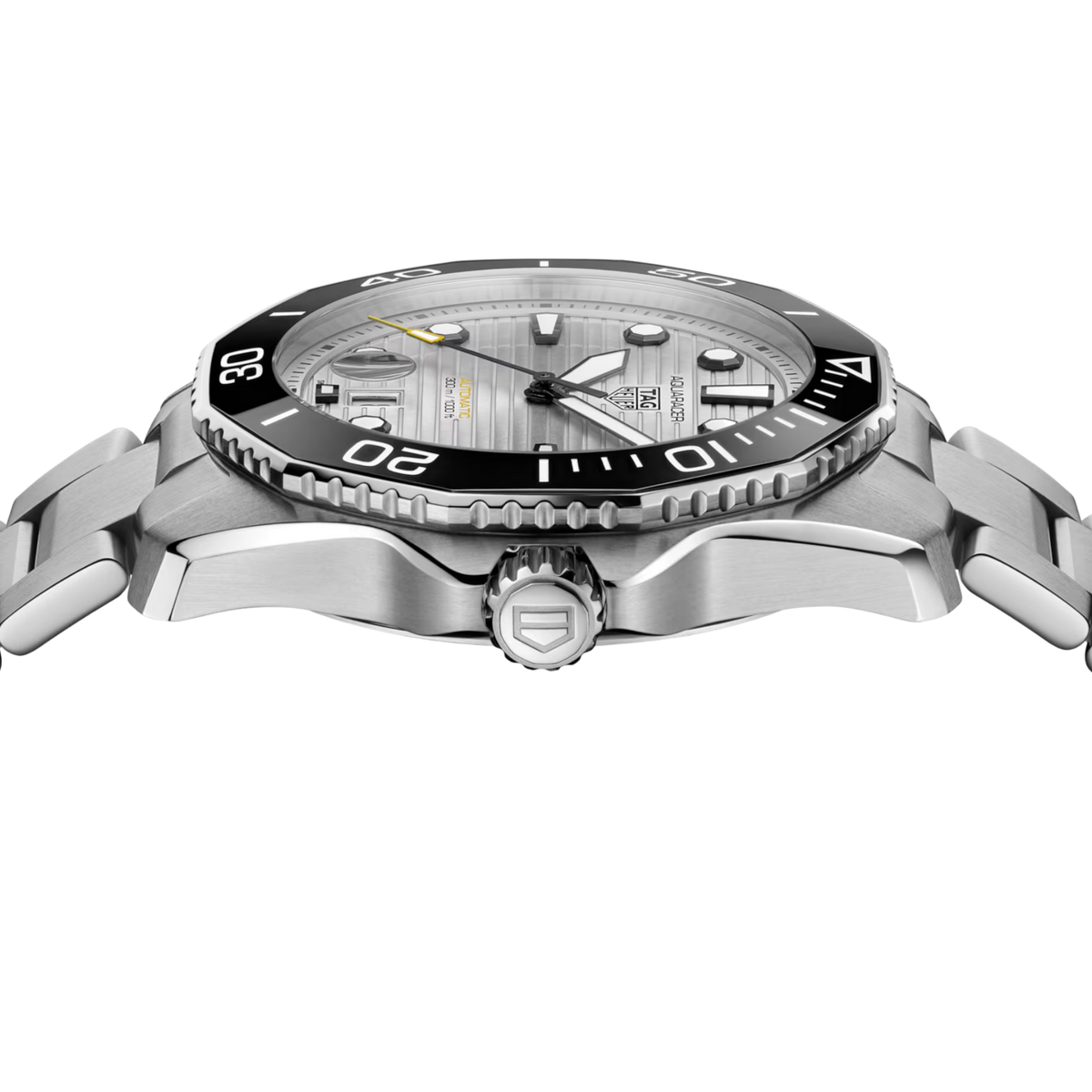43mm fine-brushed and polished stainless steel case
Silver sunray-brushed dial with applied indexes