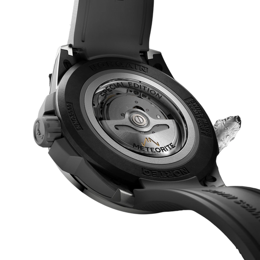 At its heart is the COSC-certified NORQAIN Manufacture Calibre NN20/1 by Kenissi, an automatic mechanical movement offering an impressive 70-hour power reserve. 