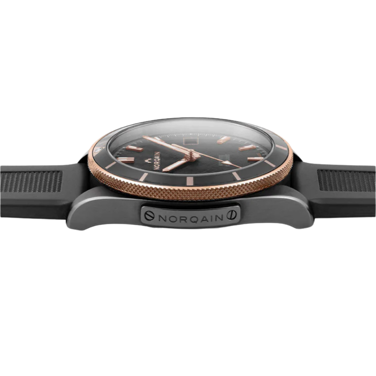 With its striking black and gold colour combination, the Adventure Sport delivers a confident look without compromising on performance. Water resistant to 100 metres and powered by an automatic movement, it's made to keep up with everyday life.
