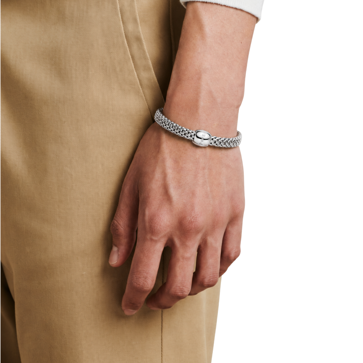 The medium FOPE Love Nest bracelet features a single diamond and the brand's signature Flex'it expandable design.