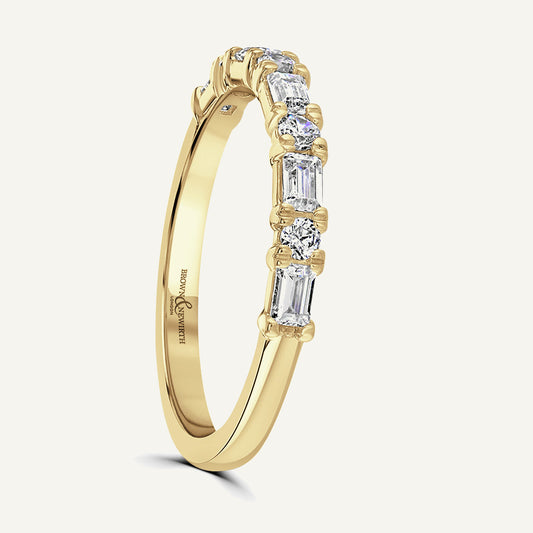 Claw Set With Emerald And Round Cuts Diamond Eternity Ring