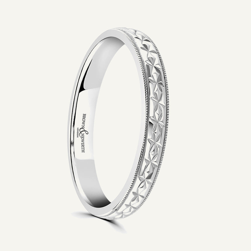 P1086 Classic Court Patterned Wedding Ring