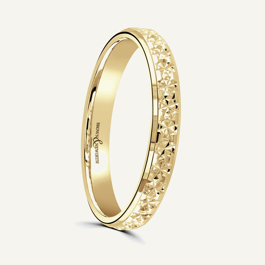 P1088 Classic Court Patterned Wedding Ring