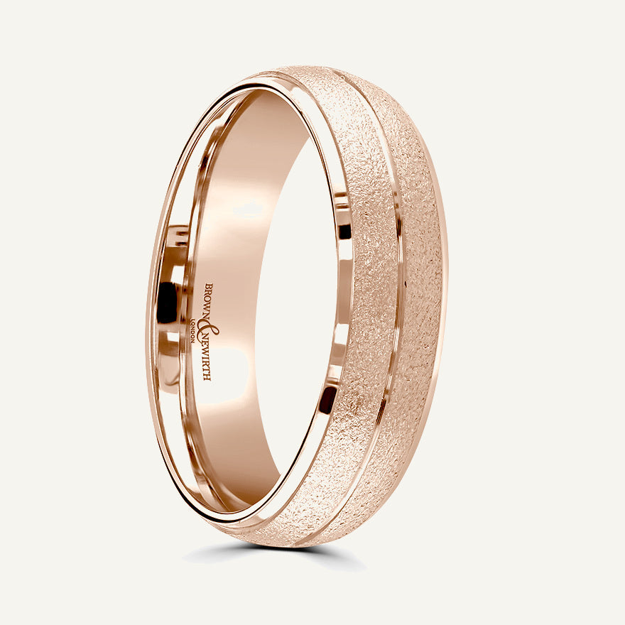 P1136 Classic Court Patterned Wedding Ring