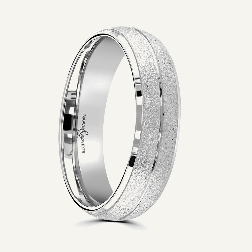 P1136 Classic Court Patterned Wedding Ring