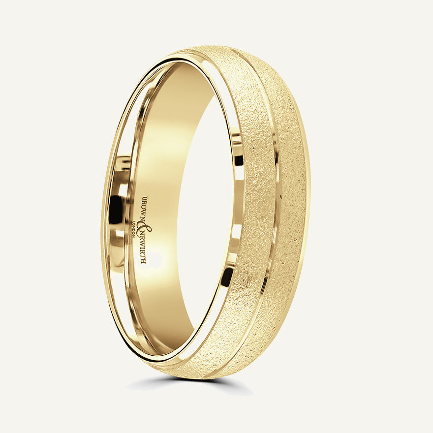 P1136 Classic Court Patterned Wedding Ring