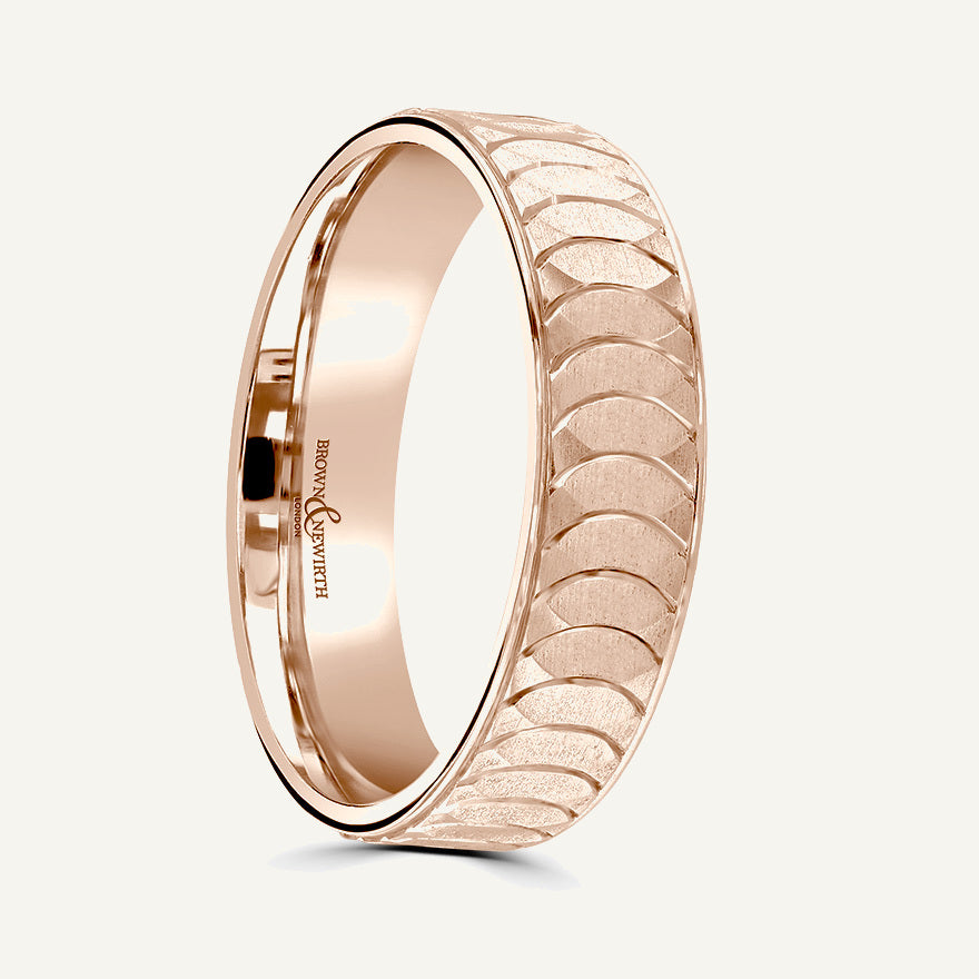 P1187 Flat Court Patterned Wedding Ring