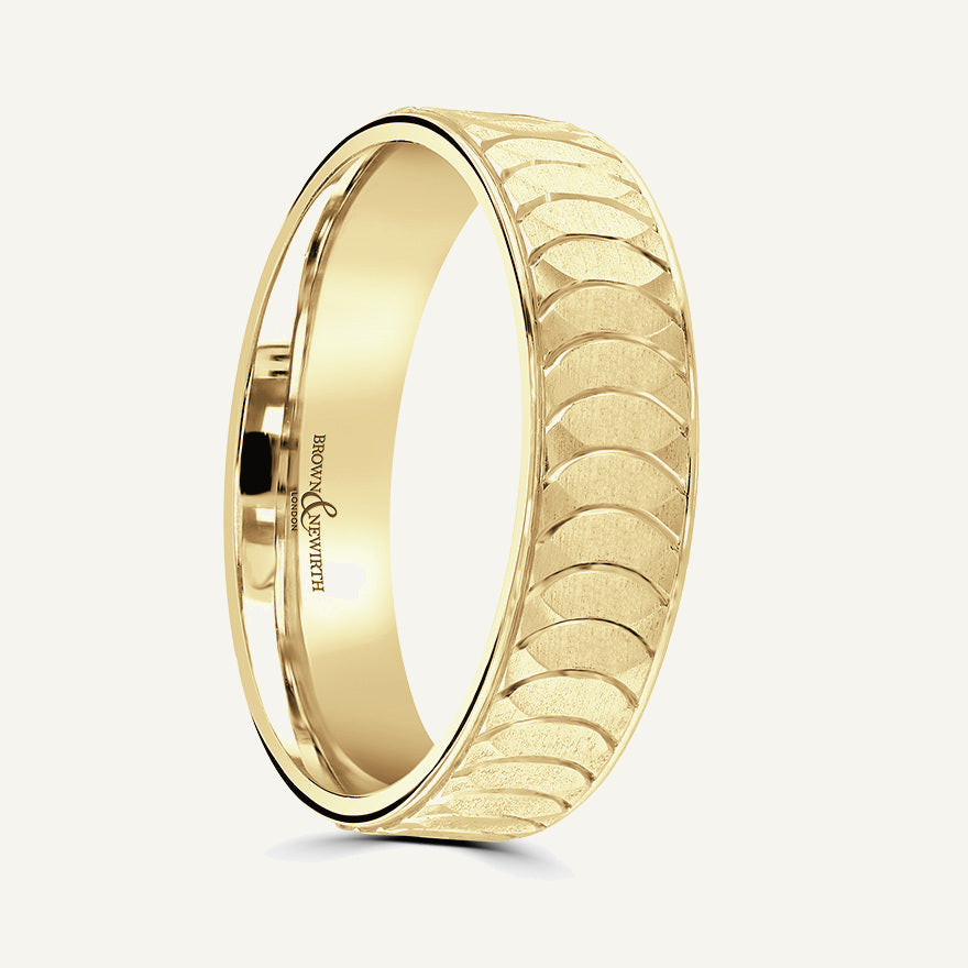 P1187 Flat Court Patterned Wedding Ring