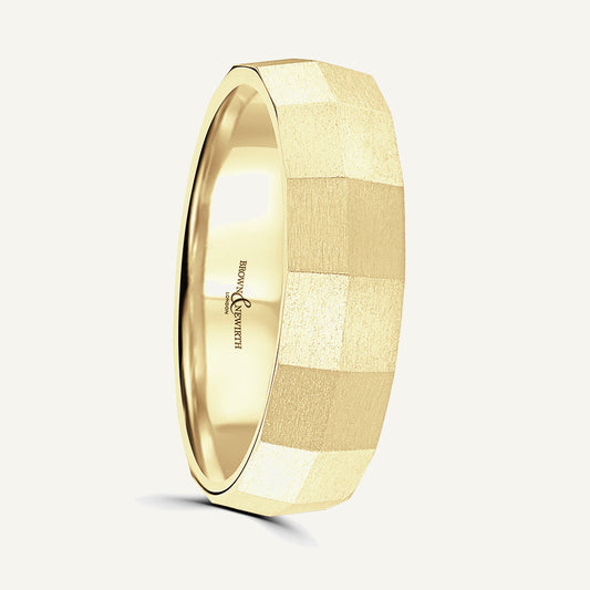 P2045 Classic Court Patterned Wedding Ring