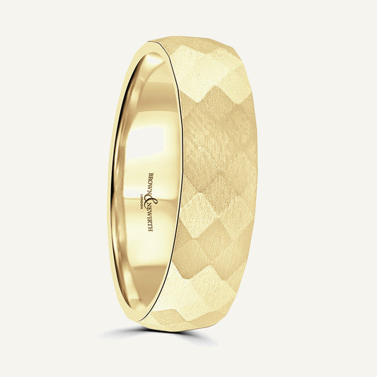 P2047 Classic Court Patterned Wedding Ring