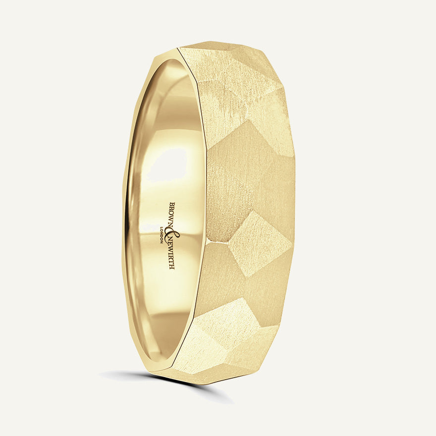 P2048 Classic Court Patterned Wedding Ring