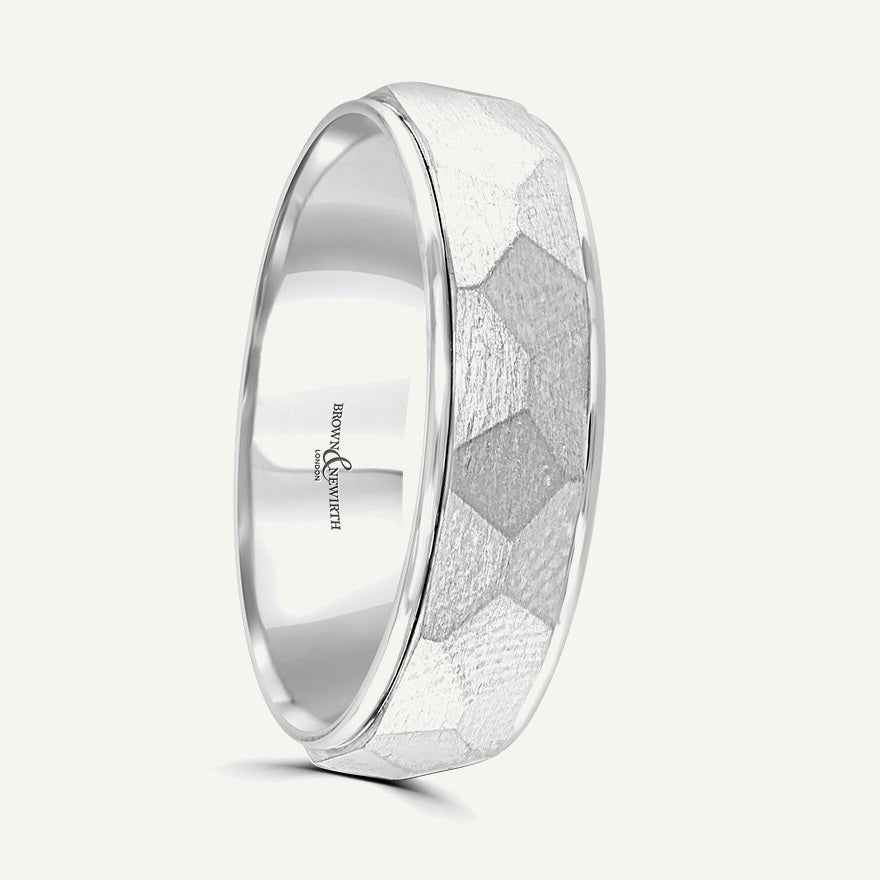 P2053 Classic Court Patterned Wedding Ring