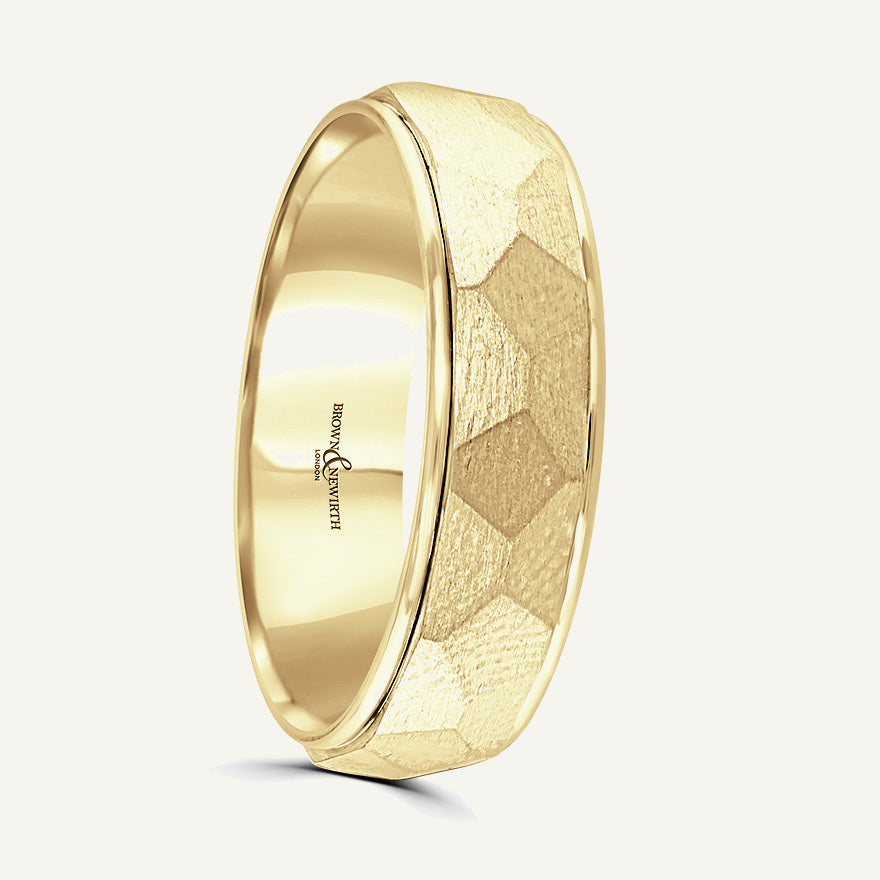 P2053 Classic Court Patterned Wedding Ring