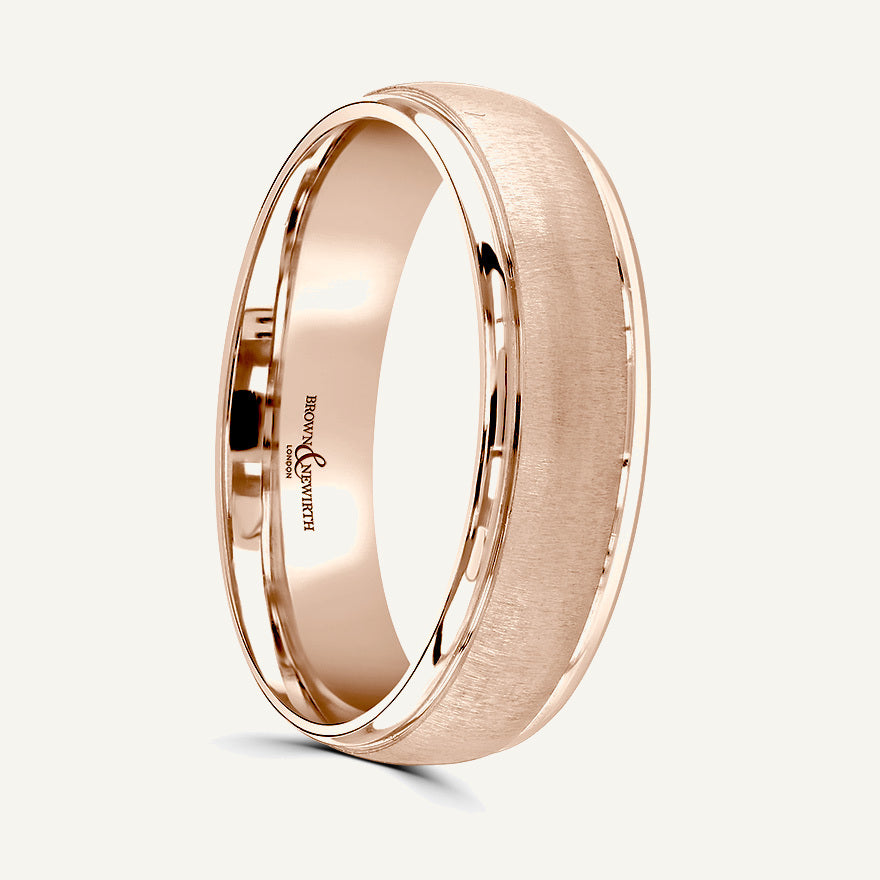 P439 Classic Court Patterned Wedding Ring