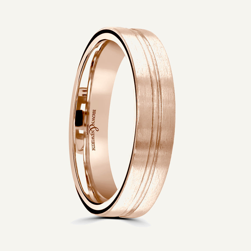 P530 Flat Court Patterned Wedding Ring