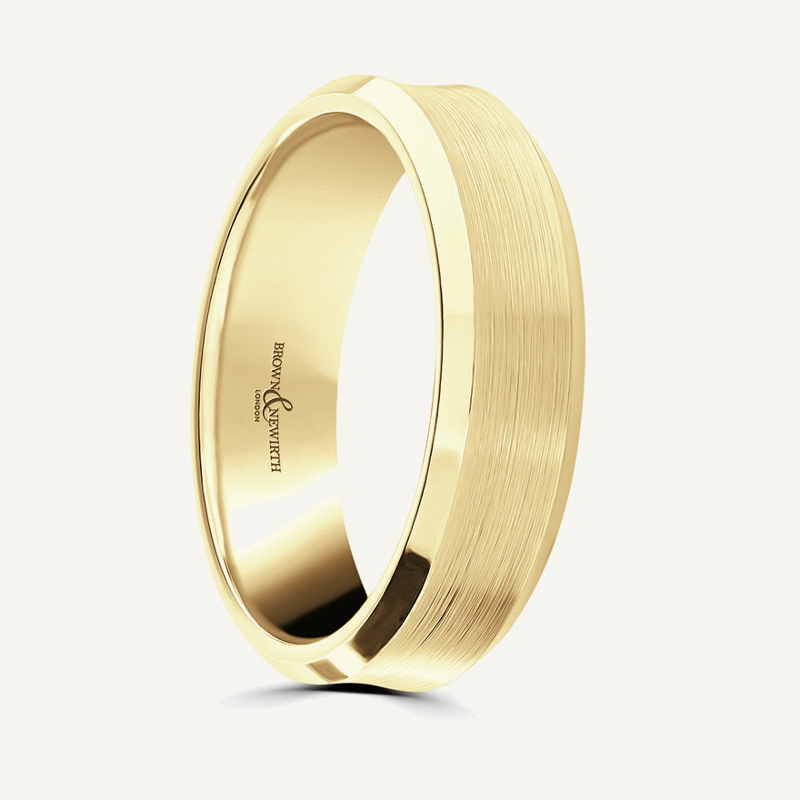 P626 Softened Court Patterned Wedding Ring