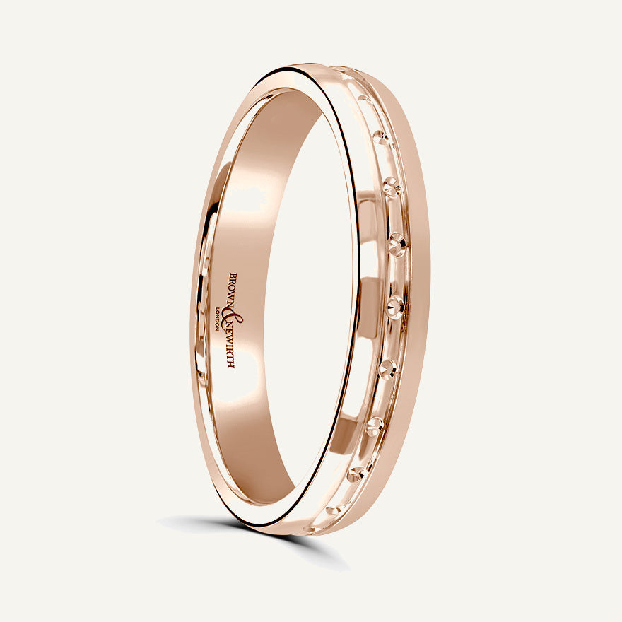P665 Classic Court Patterned Wedding Ring