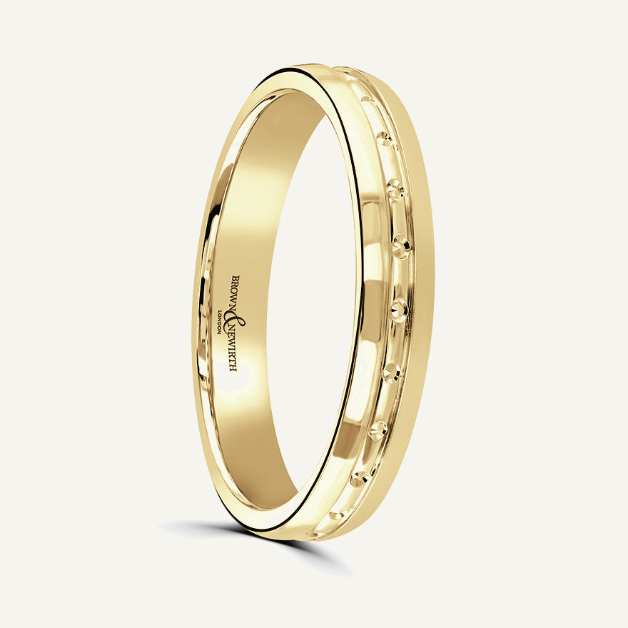P665 Classic Court Patterned Wedding Ring