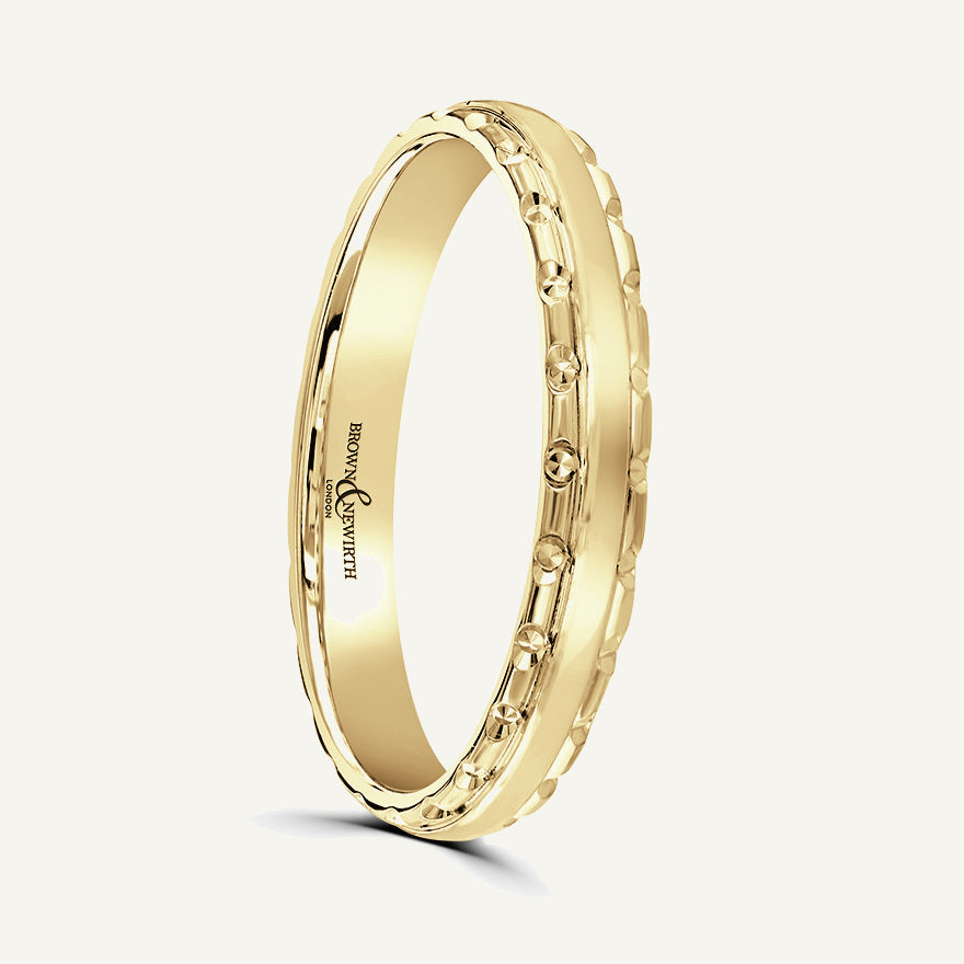 P666 Classic Court Patterned Wedding Ring