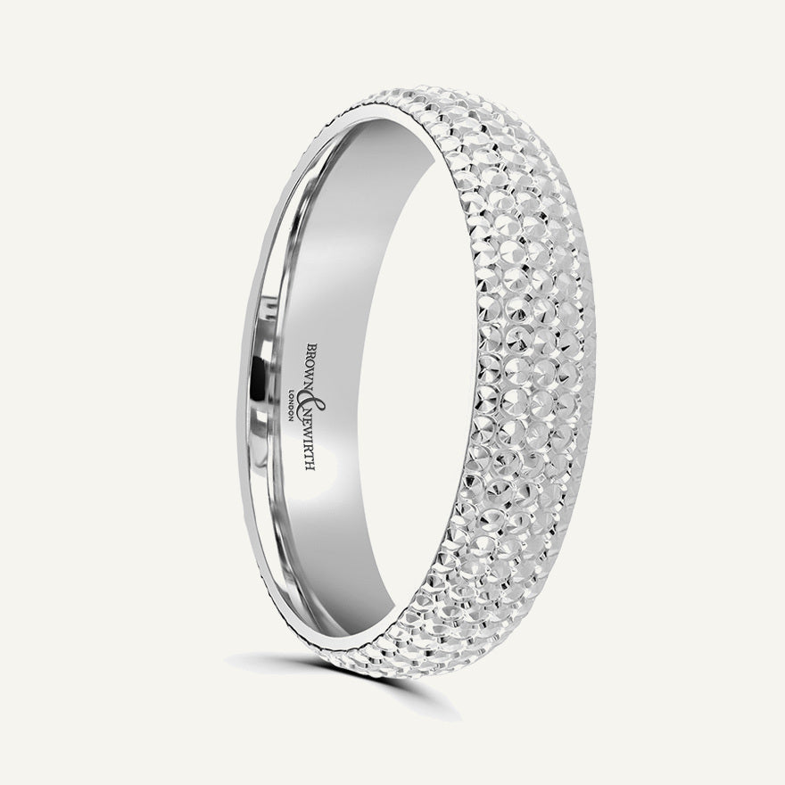 P670 Classic Court Patterned Wedding Ring