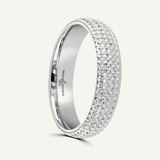 P670 Classic Court Patterned Wedding Ring