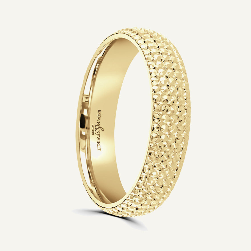 P670 Classic Court Patterned Wedding Ring