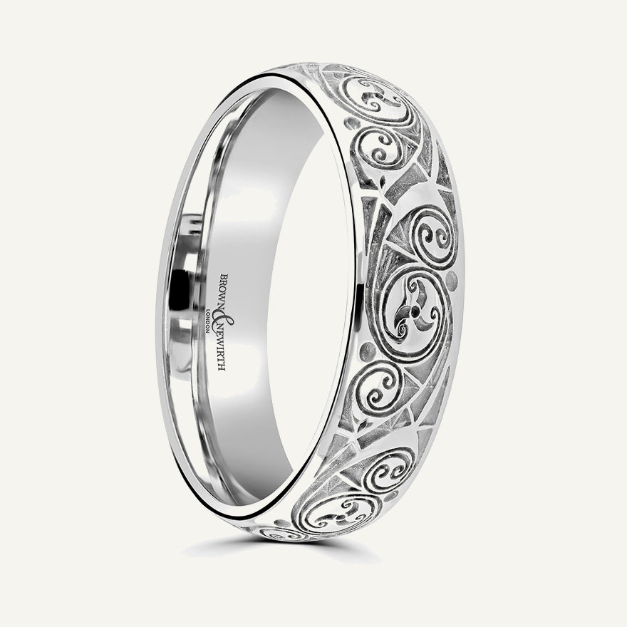 P678 Classic Court Patterned Wedding Ring