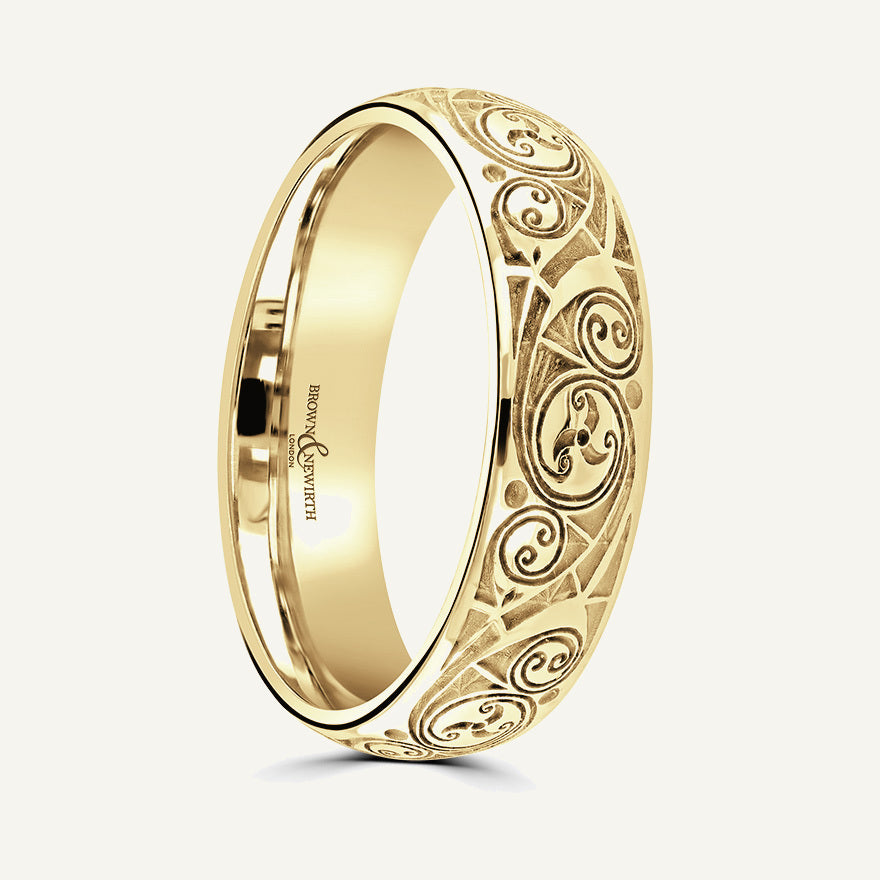 P678 Classic Court Patterned Wedding Ring