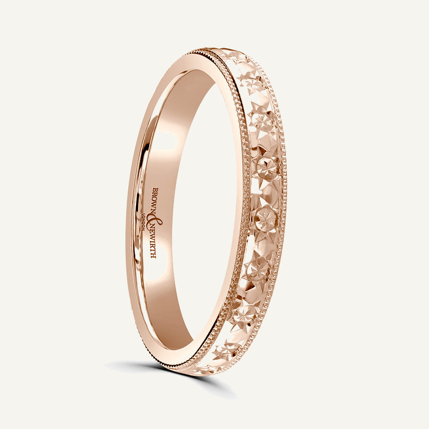 P802 D-Shape Patterned Wedding Ring