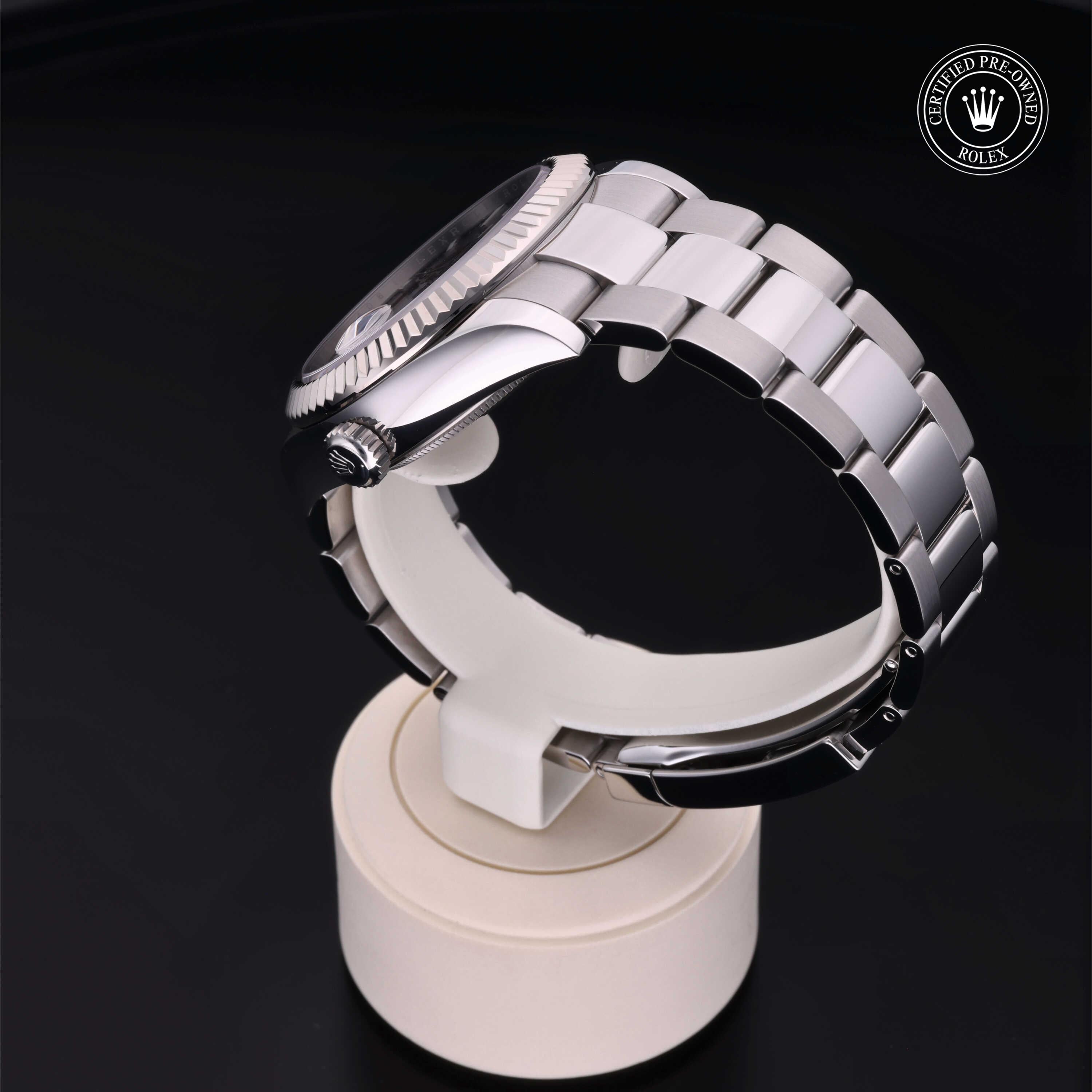 Rolex Sky-Dweller 42 - 360° view