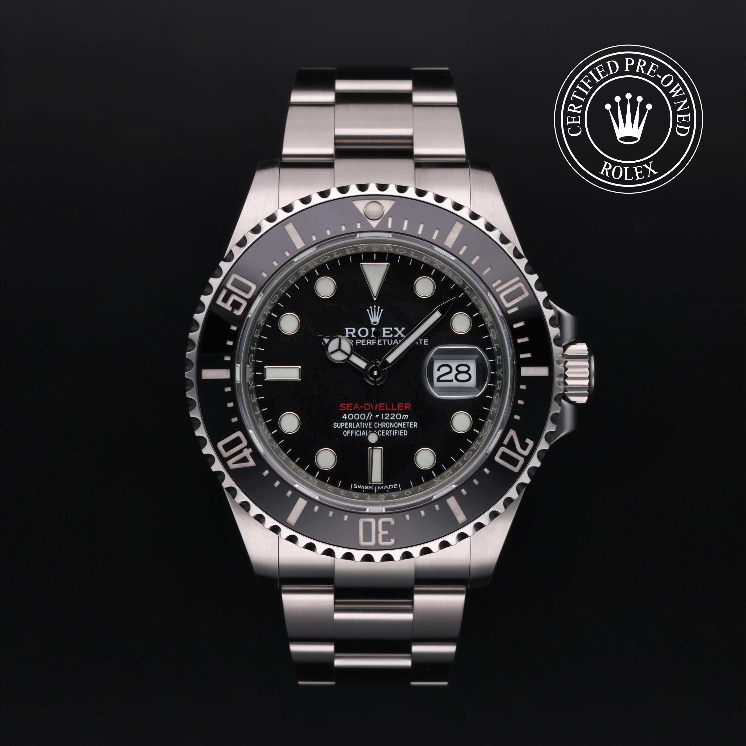 Pre-owned Rolex Sea-Dweller 43mm in Oystersteel, featuring an intense black dial, black rotatable bezel and classic Oyster bracelet.