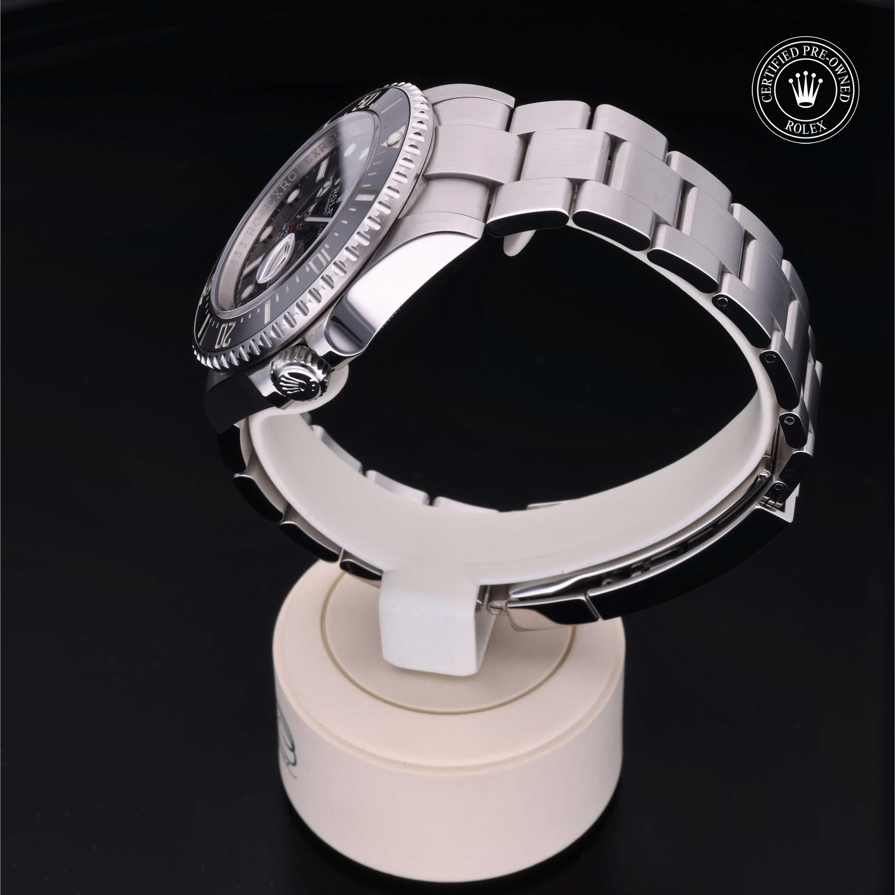 Rolex Sea-Dweller 43 - 360° view